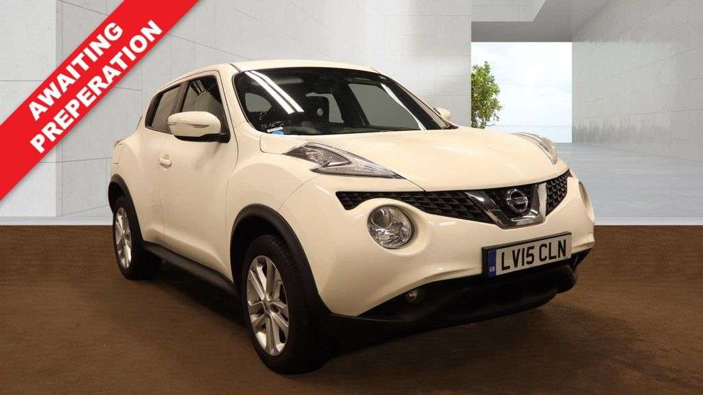 A 2015 NISSAN JUKE 1.6 Acenta Premium SUV 5dr Petrol XTRON Euro 5 (117 ps) 2 KEYS LONG MOT A 2015 NISSAN JUKE 1.6 Acenta Premium SUV 5dr Petrol XTRON Euro 5 (117 ps) 2 KEYS LONG MOT