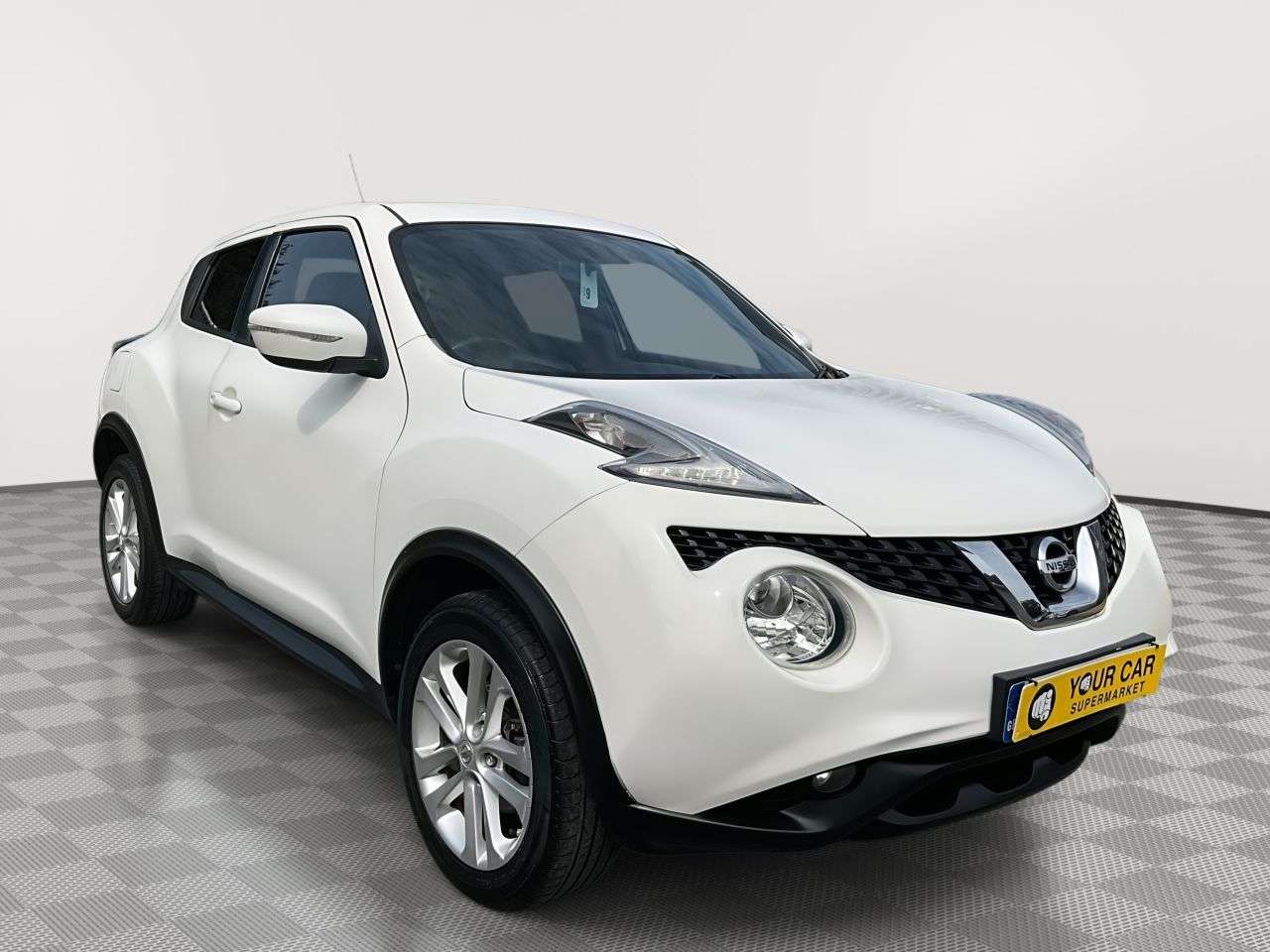 A 2015 NISSAN JUKE 1.6 Acenta Premium SUV 5dr Petrol XTRON Euro 5 (117 ps) 2 KEYS LONG MOT A 2015 NISSAN JUKE 1.6 Acenta Premium SUV 5dr Petrol XTRON Euro 5 (117 ps) 2 KEYS LONG MOT