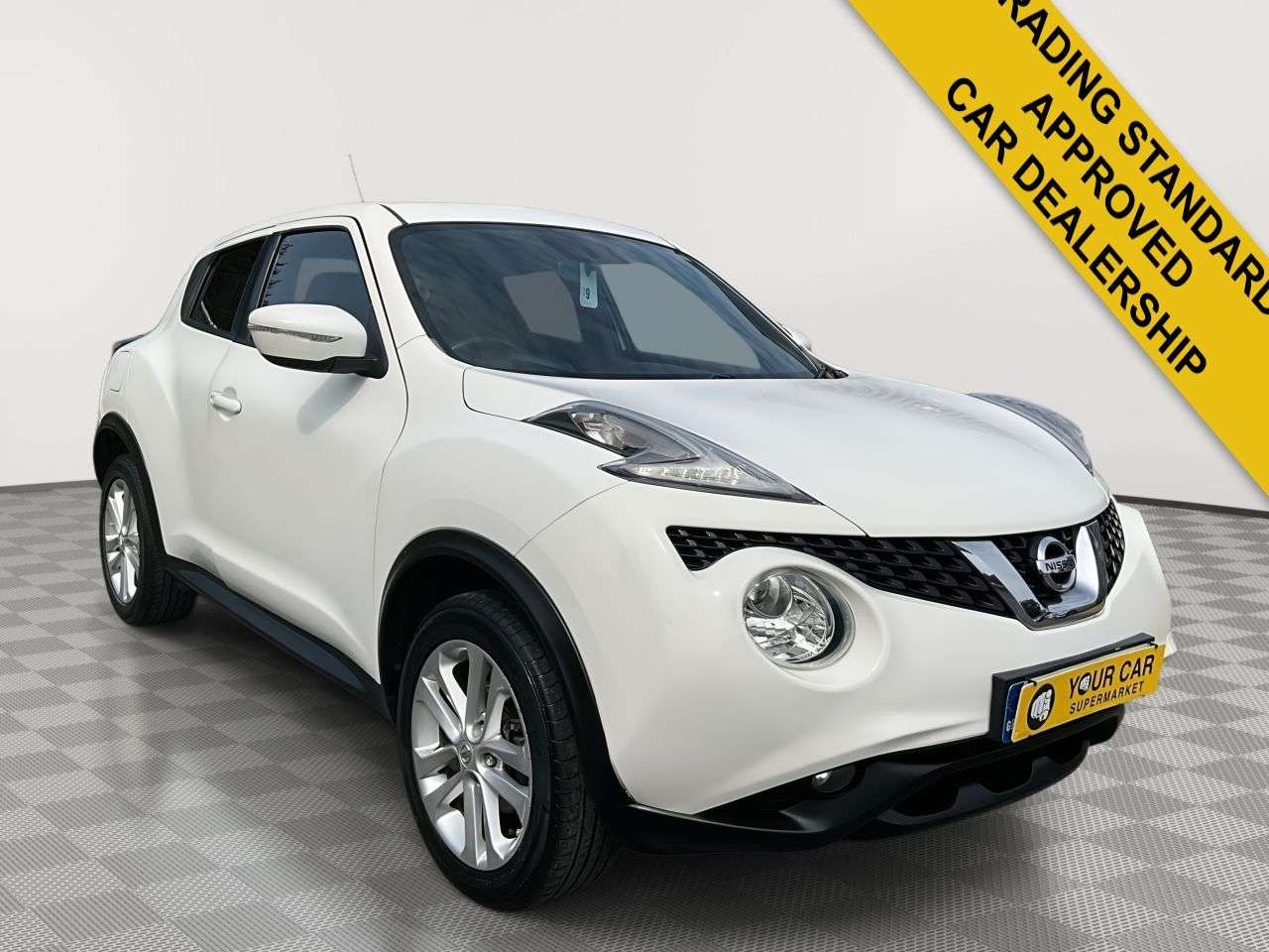 A 2015 NISSAN JUKE 1.6 Acenta Premium SUV 5dr Petrol XTRON Euro 5 (117 ps) 2 KEYS LONG MOT A 2015 NISSAN JUKE 1.6 Acenta Premium SUV 5dr Petrol XTRON Euro 5 (117 ps) 2 KEYS LONG MOT
