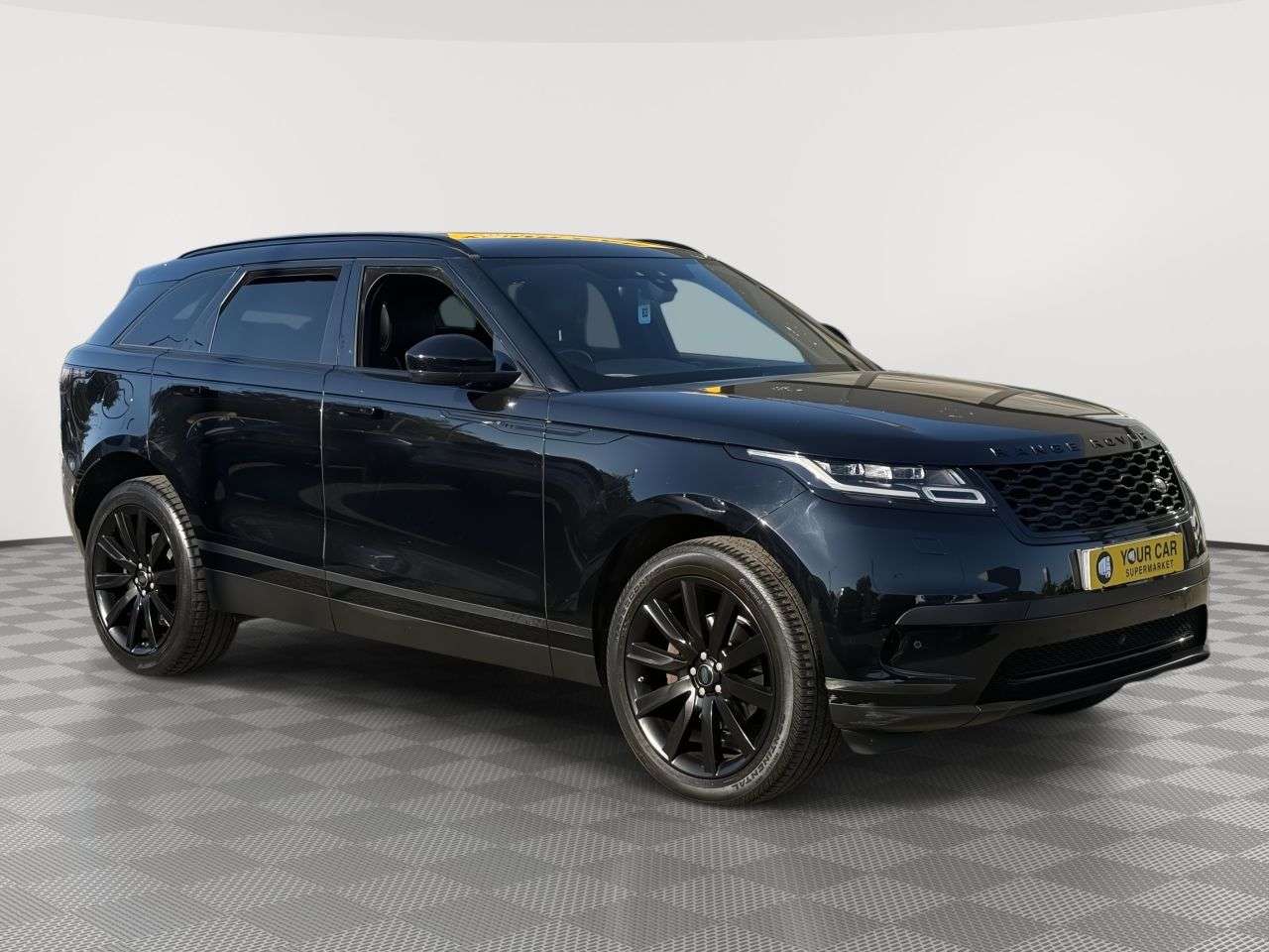 A 2018 LAND ROVER RANGE ROVER VELAR 2.0 D180 S SUV 5dr Diesel Auto 4WD Euro 6 (s/s) (180 ps) FULL LEATHER SEATS A 2018 LAND ROVER RANGE ROVER VELAR 2.0 D180 S SUV 5dr Diesel Auto 4WD Euro 6 (s/s) (180 ps) FULL LEATHER SEATS