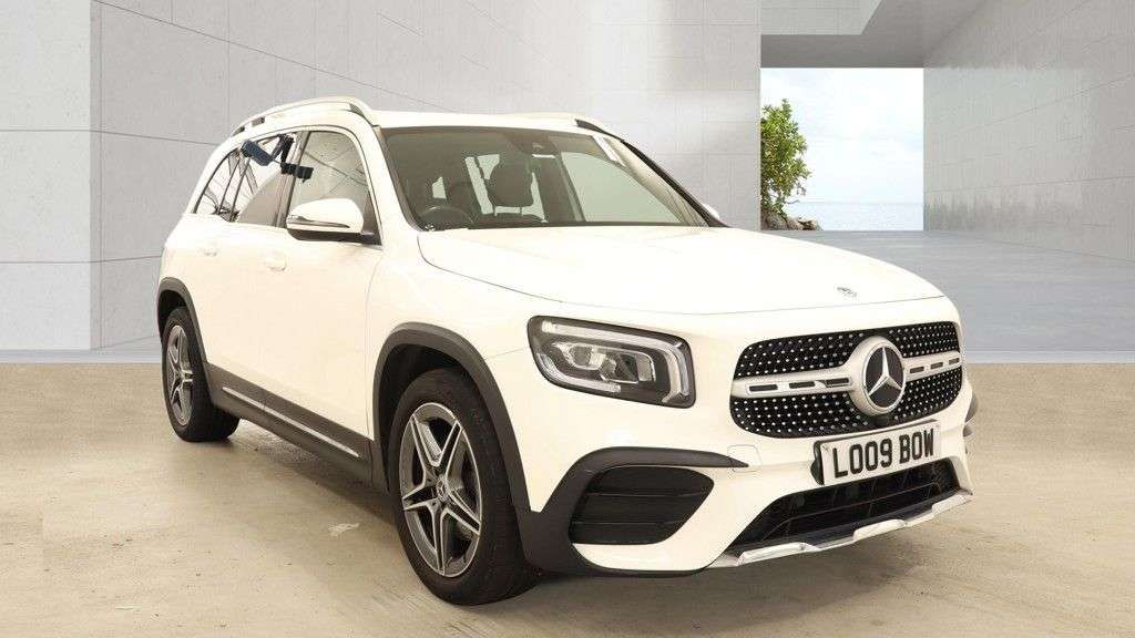 A 2020 MERCEDES-BENZ GLB 1.3 GLB200 AMG Line SUV 5dr Petrol 7G-DCT Euro 6 (s/s) (163 ps) 2 OWNERS / A 2020 MERCEDES-BENZ GLB 1.3 GLB200 AMG Line SUV 5dr Petrol 7G-DCT Euro 6 (s/s) (163 ps) 2 OWNERS /