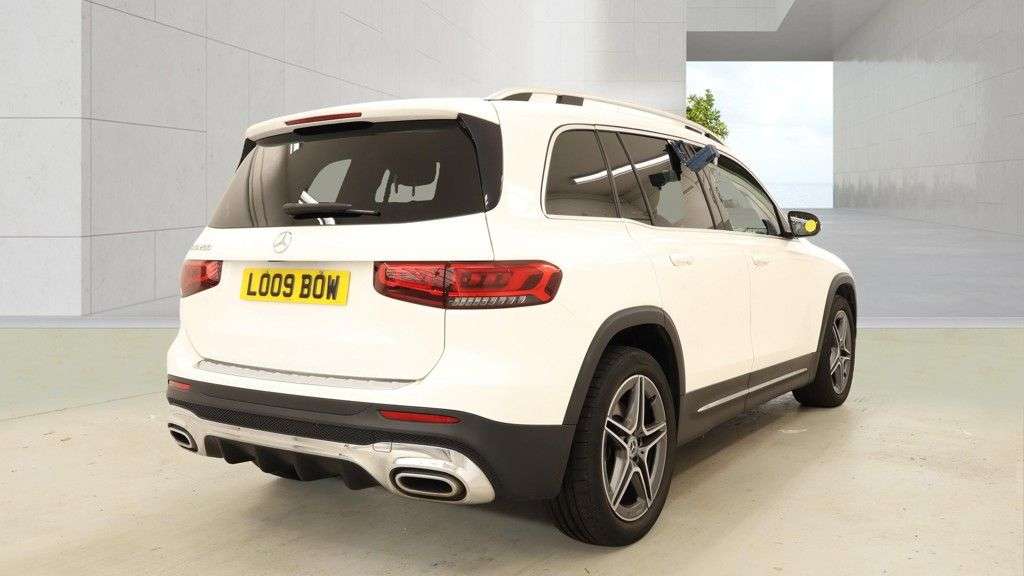 A 2020 MERCEDES-BENZ GLB 1.3 GLB200 AMG Line SUV 5dr Petrol 7G-DCT Euro 6 (s/s) (163 ps) 2 OWNERS / A 2020 MERCEDES-BENZ GLB 1.3 GLB200 AMG Line SUV 5dr Petrol 7G-DCT Euro 6 (s/s) (163 ps) 2 OWNERS /