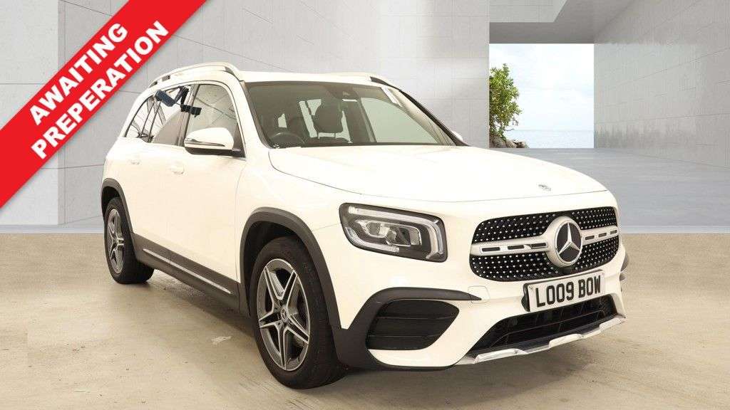 A 2020 MERCEDES-BENZ GLB 1.3 GLB200 AMG Line SUV 5dr Petrol 7G-DCT Euro 6 (s/s) (163 ps) 2 OWNERS / A 2020 MERCEDES-BENZ GLB 1.3 GLB200 AMG Line SUV 5dr Petrol 7G-DCT Euro 6 (s/s) (163 ps) 2 OWNERS /