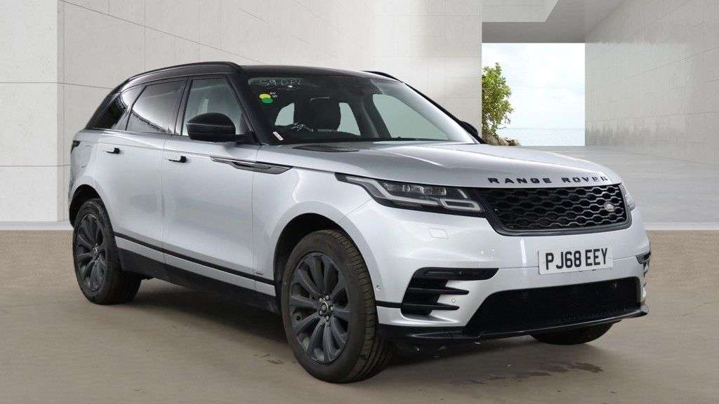 A 2018 LAND ROVER RANGE ROVER VELAR 2.0 D240 R-Dynamic SE SUV 5dr Diesel Auto 4WD Euro 6 (s/s) (240 ps) 2 keys A 2018 LAND ROVER RANGE ROVER VELAR 2.0 D240 R-Dynamic SE SUV 5dr Diesel Auto 4WD Euro 6 (s/s) (240 ps) 2 keys