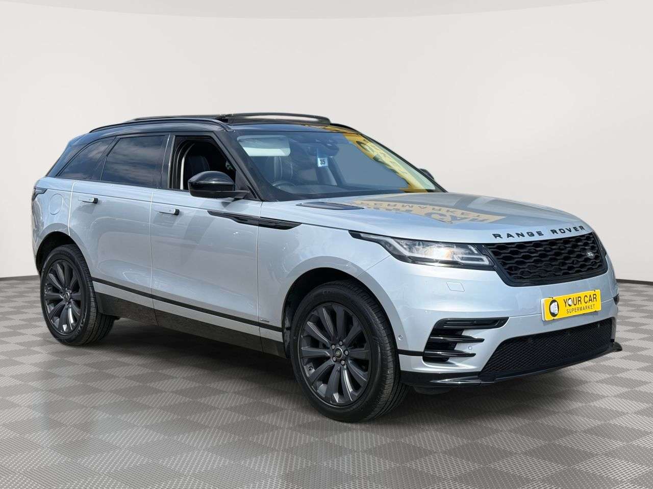 A 2018 LAND ROVER RANGE ROVER VELAR 2.0 D240 R-Dynamic SE SUV 5dr Diesel Auto 4WD Euro 6 (s/s) (240 ps) 2 keys A 2018 LAND ROVER RANGE ROVER VELAR 2.0 D240 R-Dynamic SE SUV 5dr Diesel Auto 4WD Euro 6 (s/s) (240 ps) 2 keys
