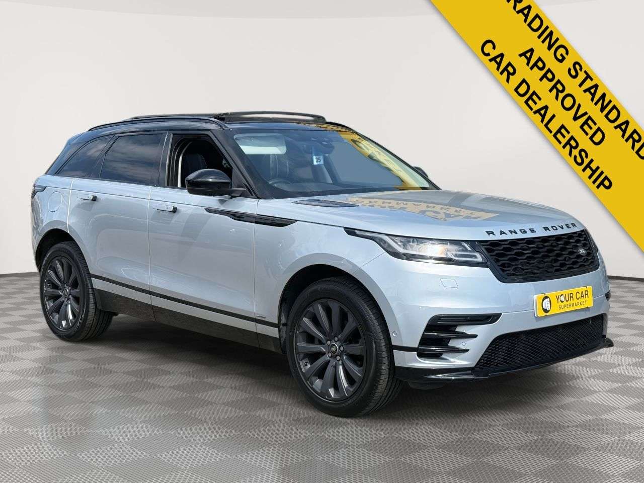 A 2018 LAND ROVER RANGE ROVER VELAR 2.0 D240 R-Dynamic SE SUV 5dr Diesel Auto 4WD Euro 6 (s/s) (240 ps) 2 keys A 2018 LAND ROVER RANGE ROVER VELAR 2.0 D240 R-Dynamic SE SUV 5dr Diesel Auto 4WD Euro 6 (s/s) (240 ps) 2 keys