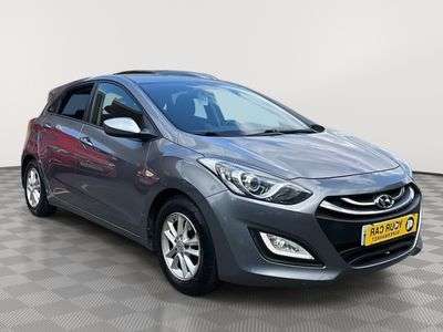 A 2013 HYUNDAI I30 1.6 CRDi Active Hatchback 5dr Diesel Auto Euro 5 (110 ps) A 2013 HYUNDAI I30 1.6 CRDi Active Hatchback 5dr Diesel Auto Euro 5 (110 ps)