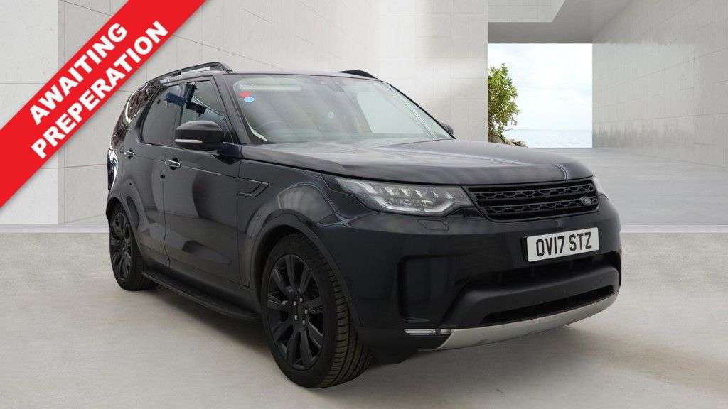 A 2017 LAND ROVER DISCOVERY 2.0 SD4 HSE Luxury SUV 5dr Diesel Auto 4WD Euro 6 (s/s) (240 ps) 2 keys + s A 2017 LAND ROVER DISCOVERY 2.0 SD4 HSE Luxury SUV 5dr Diesel Auto 4WD Euro 6 (s/s) (240 ps) 2 keys + s