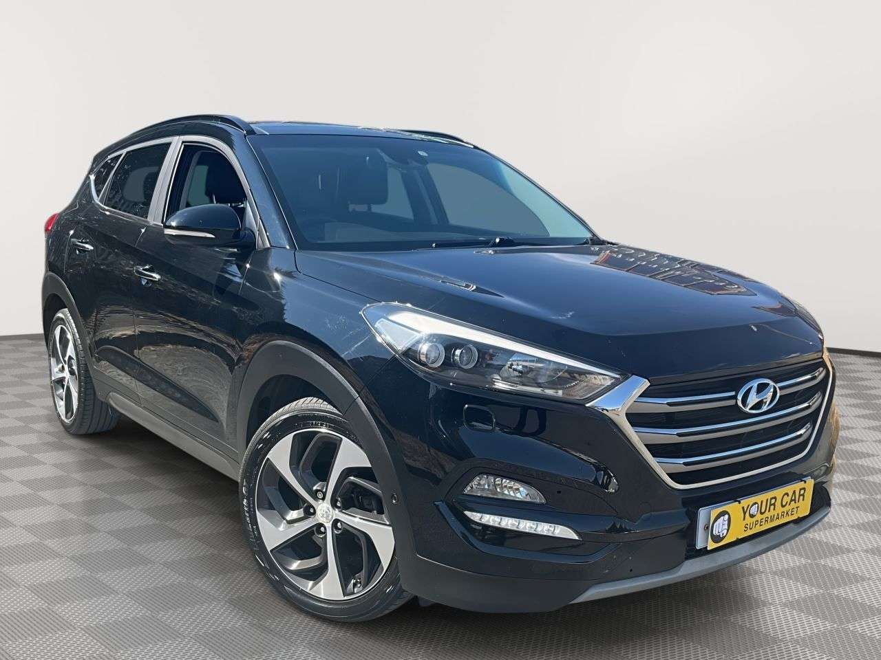 A 2017 HYUNDAI TUCSON 2.0 CRDi Premium SE SUV 5dr Diesel Auto 4WD Euro 6 (185 ps) 2 OWNERS / SERV A 2017 HYUNDAI TUCSON 2.0 CRDi Premium SE SUV 5dr Diesel Auto 4WD Euro 6 (185 ps) 2 OWNERS / SERV