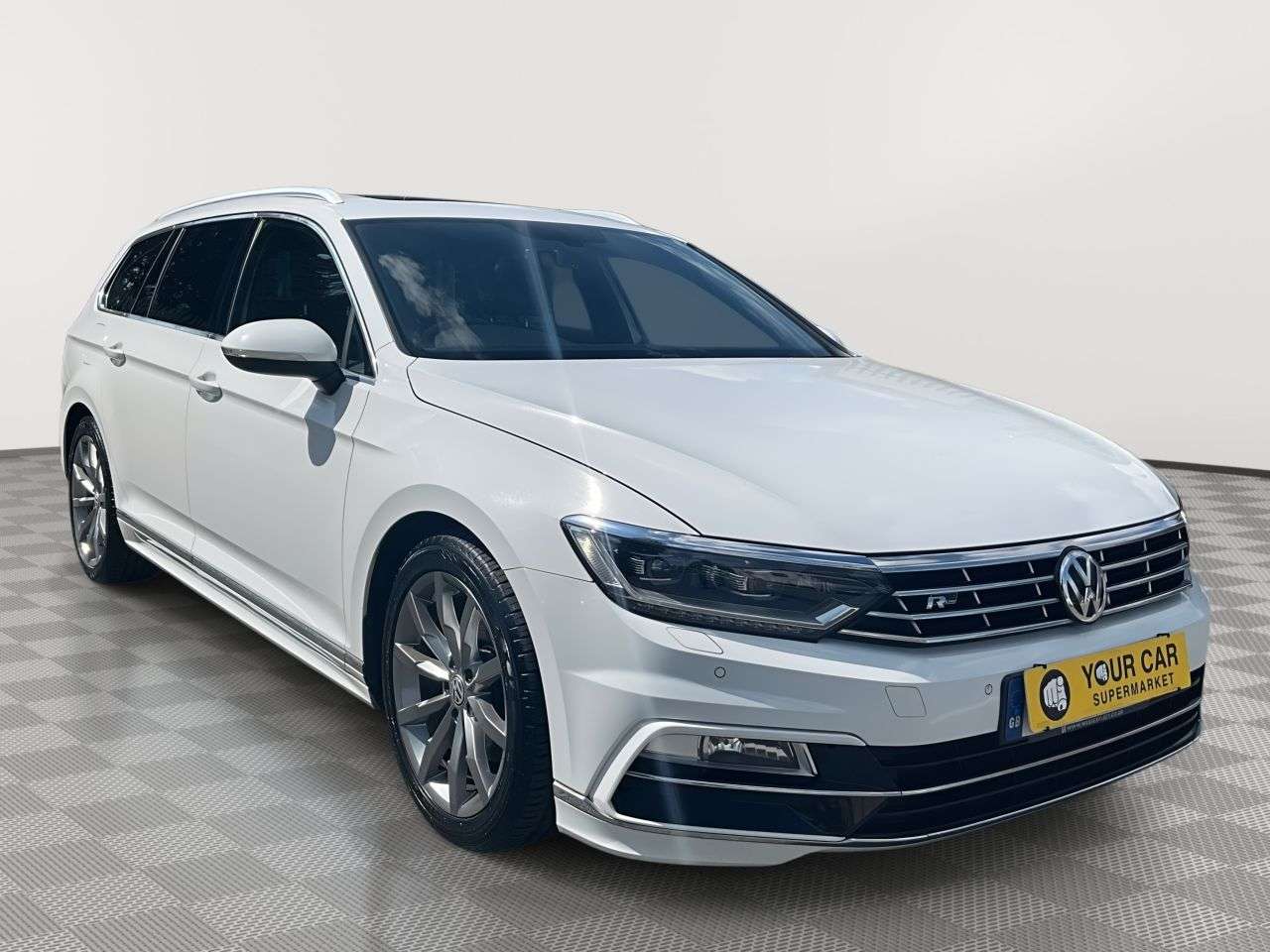 A 2018 VOLKSWAGEN PASSAT 1.4 TSI R-Line Estate 5dr Petrol Manual Euro 6 (s/s) (150 ps) PAN ROOF / HE A 2018 VOLKSWAGEN PASSAT 1.4 TSI R-Line Estate 5dr Petrol Manual Euro 6 (s/s) (150 ps) PAN ROOF / HE