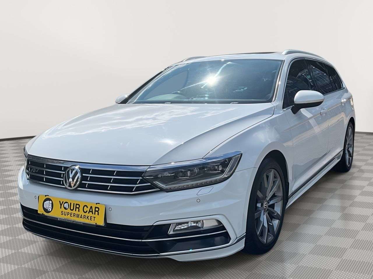 A 2018 VOLKSWAGEN PASSAT 1.4 TSI R-Line Estate 5dr Petrol Manual Euro 6 (s/s) (150 ps) PAN ROOF / HE A 2018 VOLKSWAGEN PASSAT 1.4 TSI R-Line Estate 5dr Petrol Manual Euro 6 (s/s) (150 ps) PAN ROOF / HE