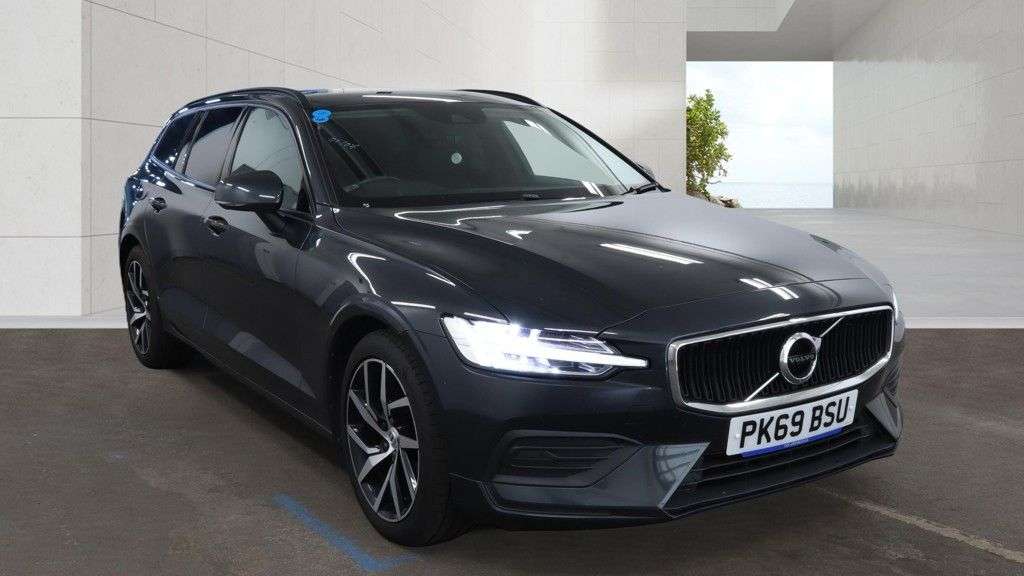 A 2019 VOLVO V60 2.0 D4 Momentum Plus Estate 5dr Diesel Manual Euro 6 (s/s) (190 ps) SERVICE A 2019 VOLVO V60 2.0 D4 Momentum Plus Estate 5dr Diesel Manual Euro 6 (s/s) (190 ps) SERVICE
