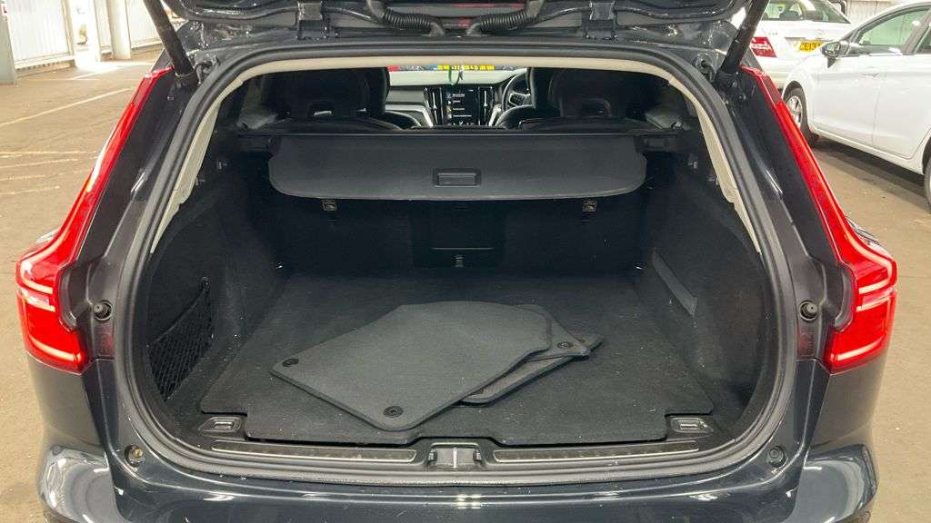 2019 VOLVO V60 2019 VOLVO V60