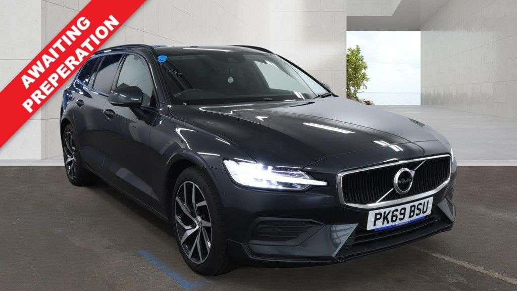 A 2019 VOLVO V60 2.0 D4 Momentum Plus Estate 5dr Diesel Manual Euro 6 (s/s) (190 ps) SERVICE A 2019 VOLVO V60 2.0 D4 Momentum Plus Estate 5dr Diesel Manual Euro 6 (s/s) (190 ps) SERVICE