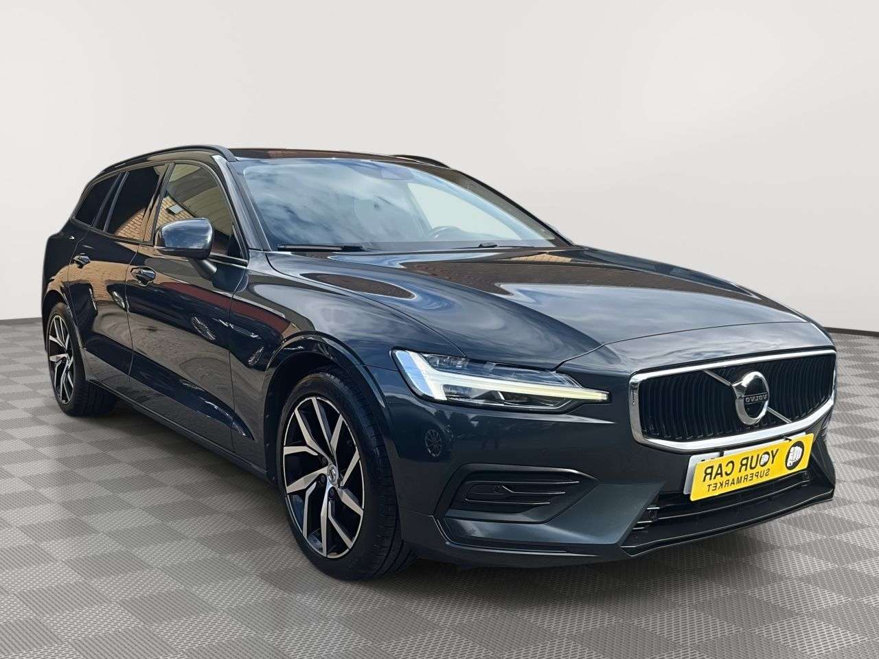A 2019 VOLVO V60 2.0 D4 Momentum Plus Estate 5dr Diesel Manual Euro 6 (s/s) (190 ps) SERVICE A 2019 VOLVO V60 2.0 D4 Momentum Plus Estate 5dr Diesel Manual Euro 6 (s/s) (190 ps) SERVICE
