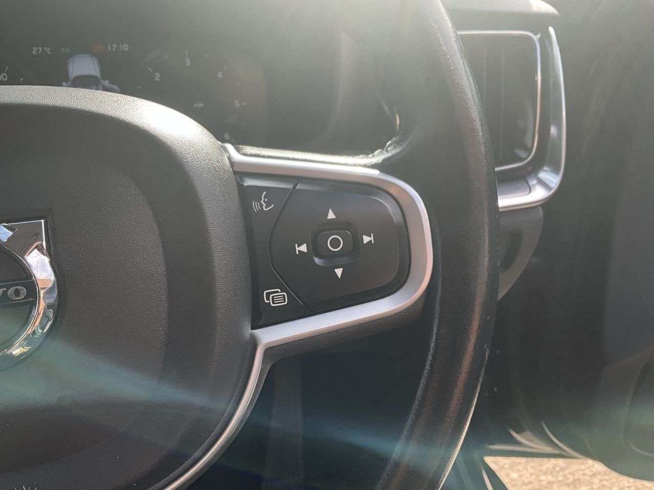 2019 VOLVO V60 2019 VOLVO V60