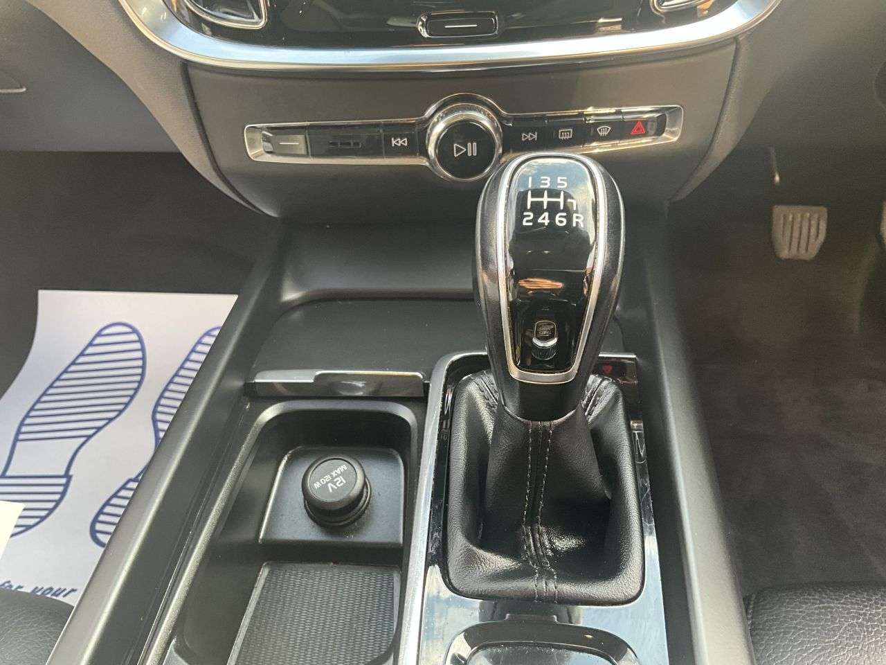 2019 VOLVO V60 2019 VOLVO V60