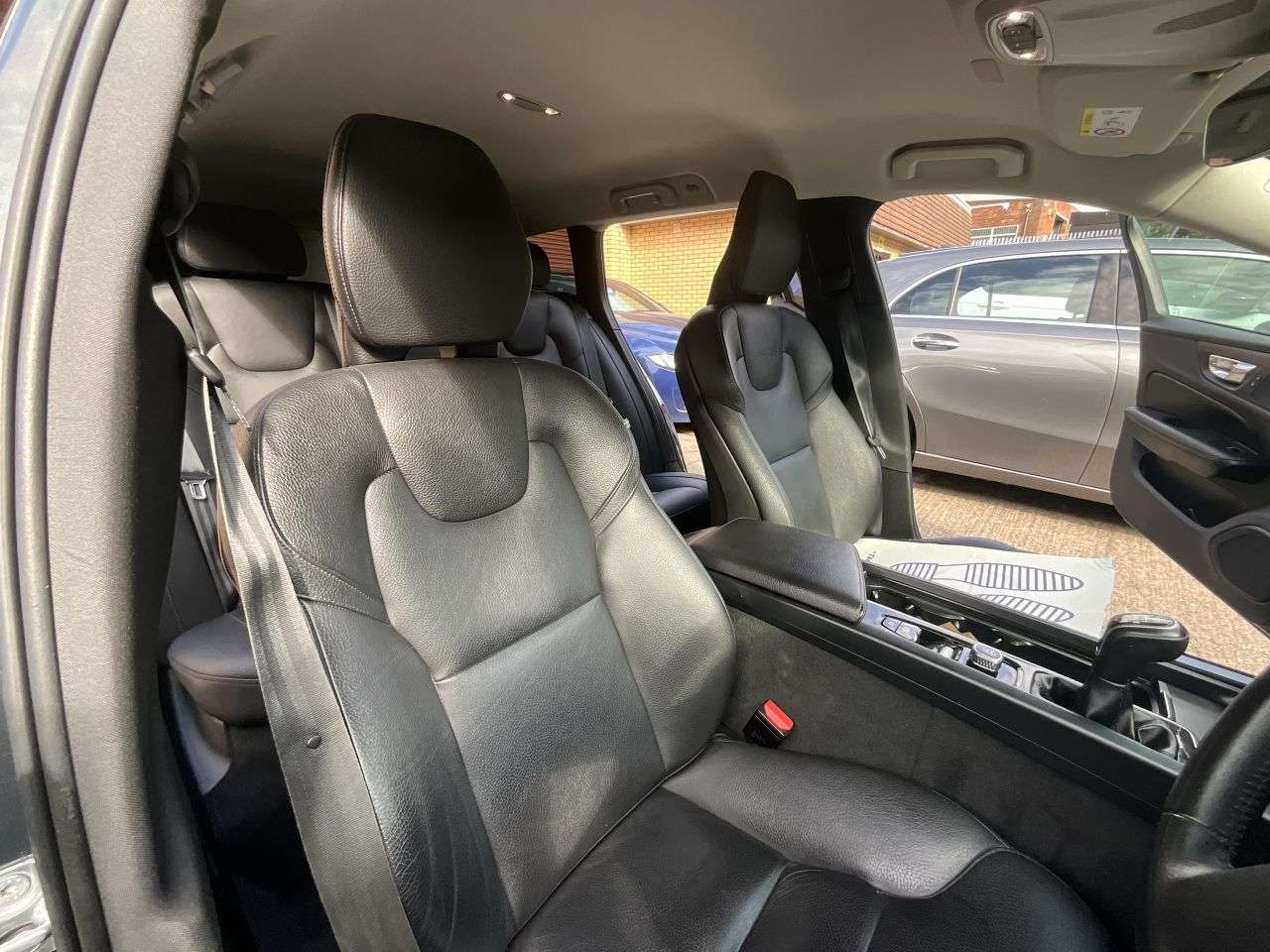 2019 VOLVO V60 2019 VOLVO V60