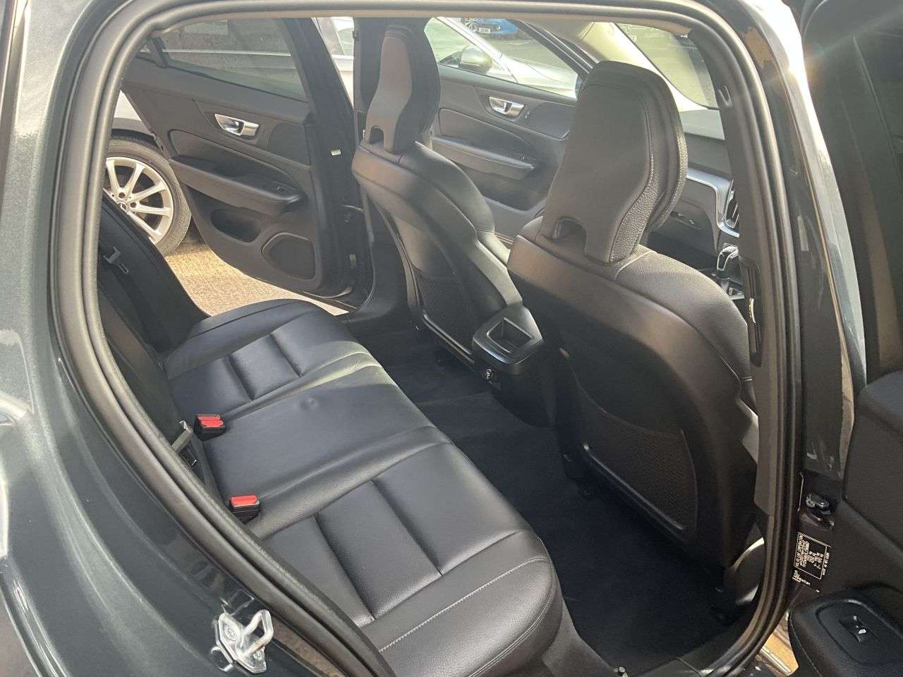 2019 VOLVO V60 2019 VOLVO V60