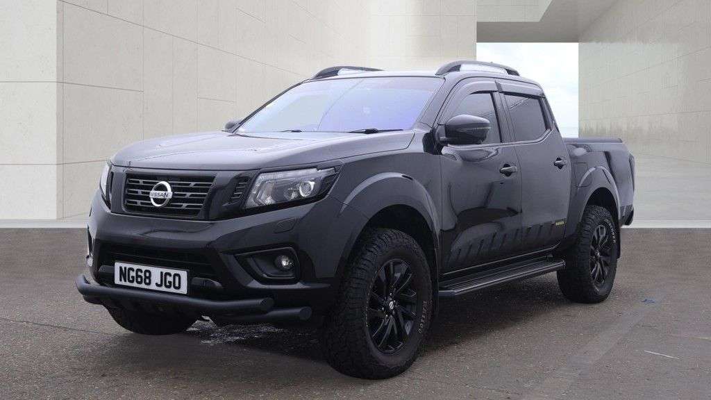 A 2019 NISSAN NAVARA 2.3 dCi N-Guard Pickup Double Cab 4dr Diesel Auto 4WD Euro 6 (190 ps) SERVI A 2019 NISSAN NAVARA 2.3 dCi N-Guard Pickup Double Cab 4dr Diesel Auto 4WD Euro 6 (190 ps) SERVI