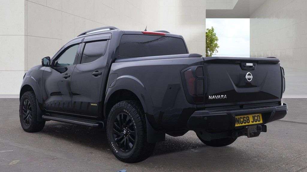 A 2019 NISSAN NAVARA 2.3 dCi N-Guard Pickup Double Cab 4dr Diesel Auto 4WD Euro 6 (190 ps) SERVI A 2019 NISSAN NAVARA 2.3 dCi N-Guard Pickup Double Cab 4dr Diesel Auto 4WD Euro 6 (190 ps) SERVI