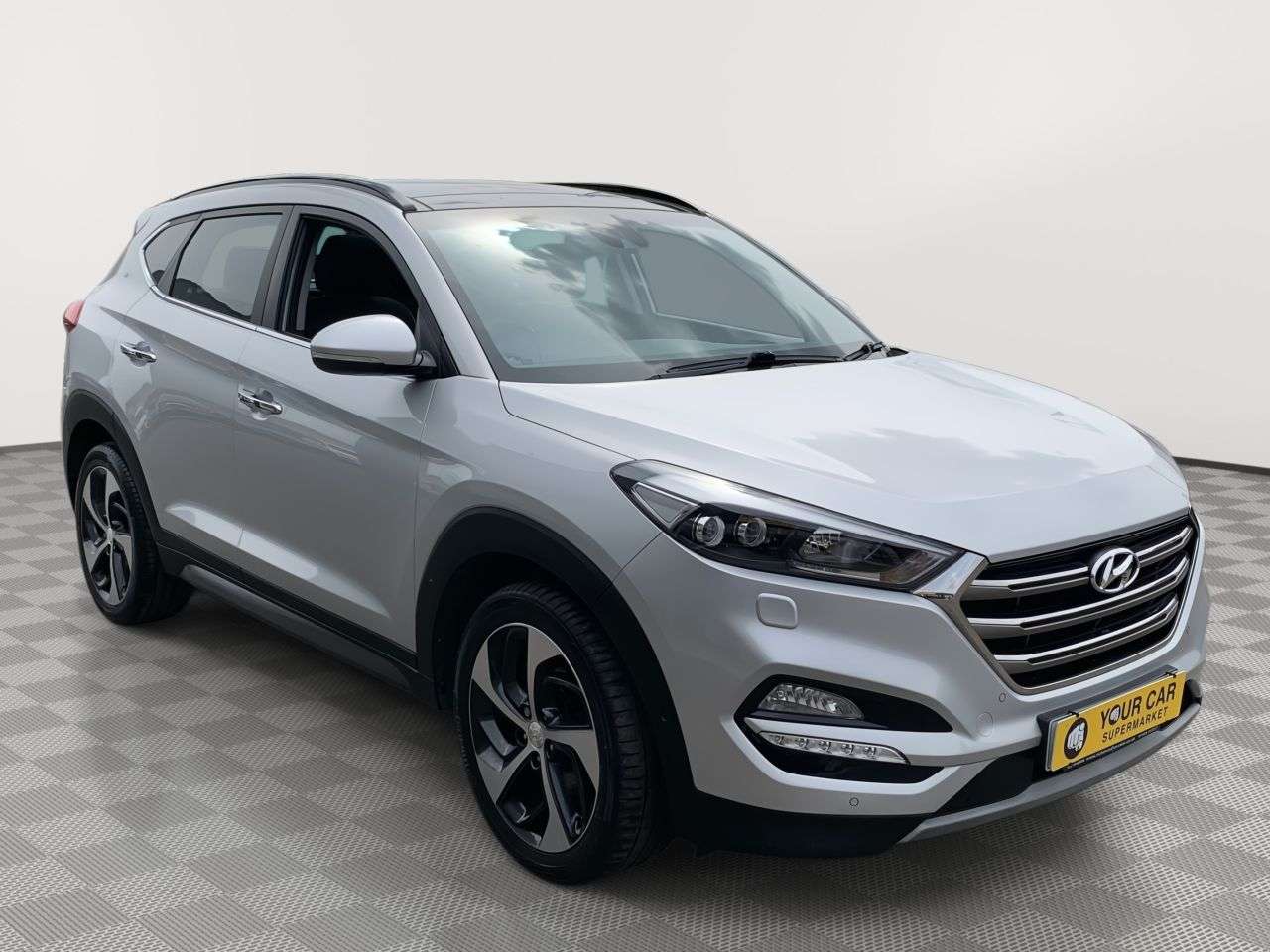 A 2016 HYUNDAI TUCSON 1.7 CRDi Blue Drive Premium SE SUV 5dr Diesel DCT Euro 6 (s/s) (141 ps) SAT A 2016 HYUNDAI TUCSON 1.7 CRDi Blue Drive Premium SE SUV 5dr Diesel DCT Euro 6 (s/s) (141 ps) SAT