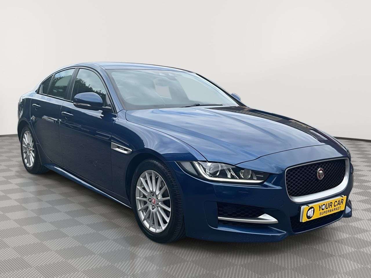 A 2016 JAGUAR XE 2.0d R-Sport Saloon 4dr Diesel Auto Euro 6 (s/s) (163 ps) A 2016 JAGUAR XE 2.0d R-Sport Saloon 4dr Diesel Auto Euro 6 (s/s) (163 ps)