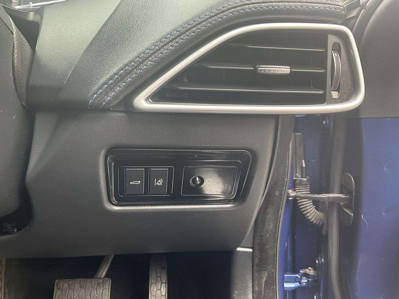 2016 JAGUAR XE 2016 JAGUAR XE