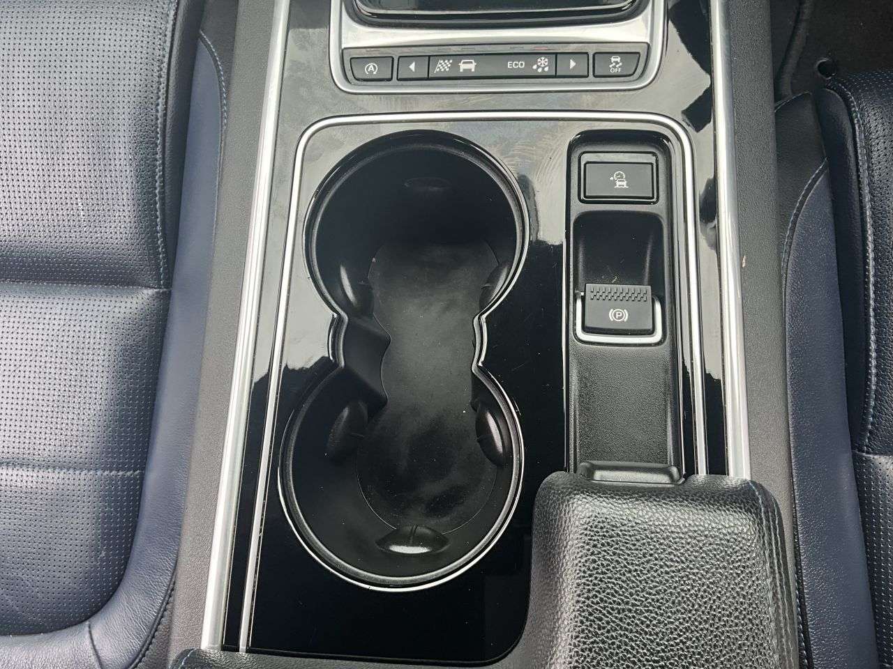 2016 JAGUAR XE 2016 JAGUAR XE