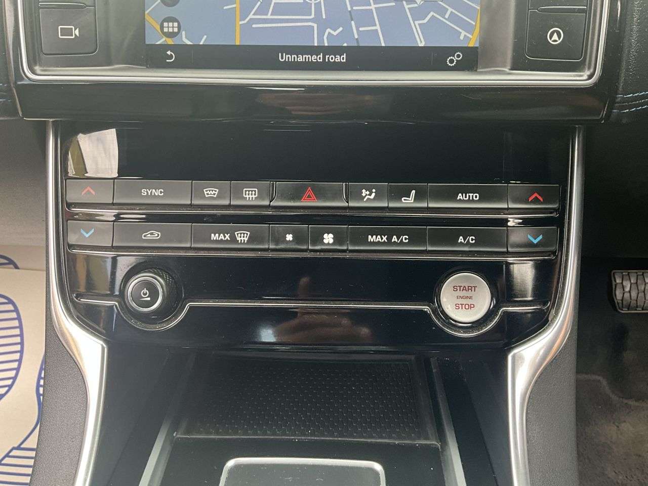 2016 JAGUAR XE 2016 JAGUAR XE