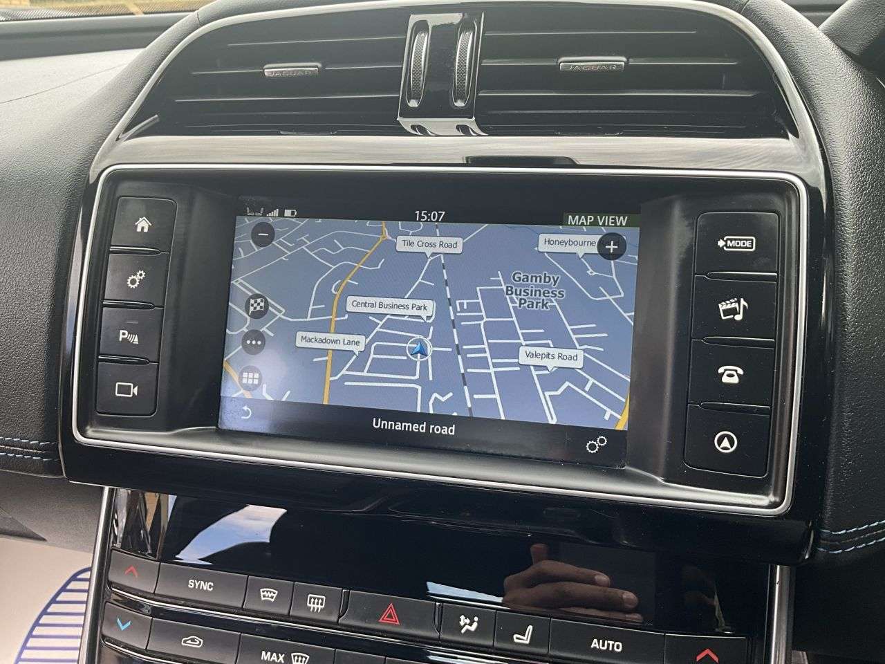 2016 JAGUAR XE 2016 JAGUAR XE