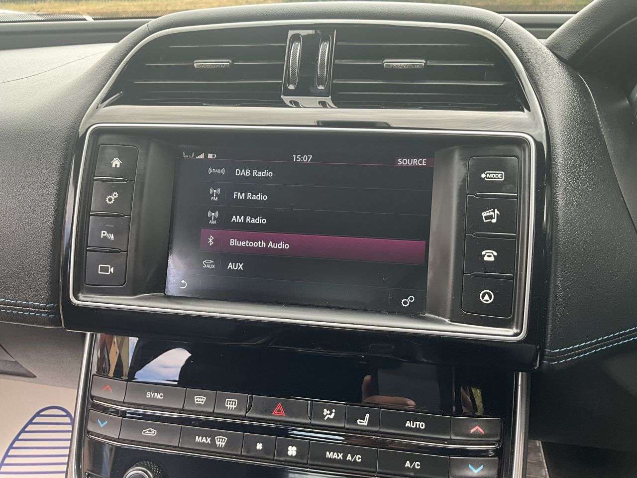 2016 JAGUAR XE 2016 JAGUAR XE