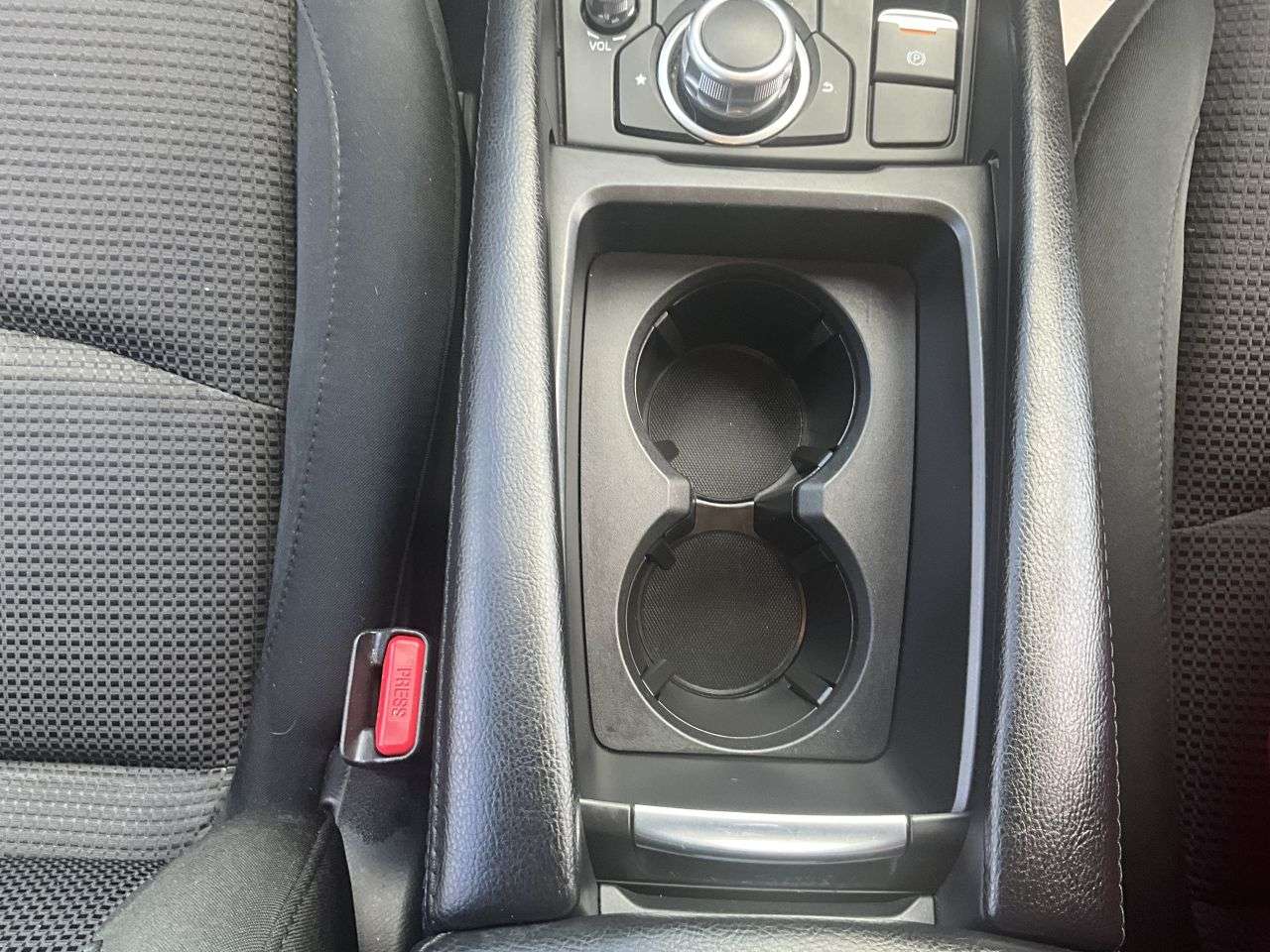 2018 MAZDA MAZDA3 2018 MAZDA MAZDA3