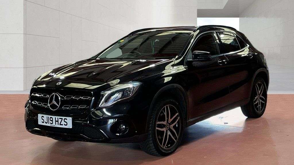 A 2019 MERCEDES-BENZ GLA 1.6 GLA180 Urban Edition SUV 5dr Petrol 7G-DCT Euro 6 (s/s) (122 ps) 2 OWNE A 2019 MERCEDES-BENZ GLA 1.6 GLA180 Urban Edition SUV 5dr Petrol 7G-DCT Euro 6 (s/s) (122 ps) 2 OWNE