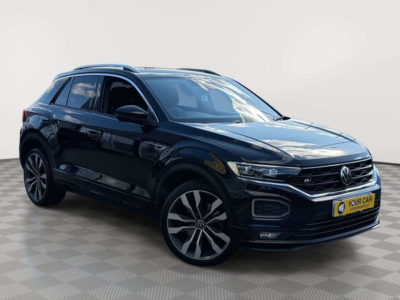 A 2021 VOLKSWAGEN T-ROC 1.5 TSI GPF EVO R-Line SUV 5dr Petrol DSG Euro 6 (s/s) (150 ps) 1 OWNERS FR A 2021 VOLKSWAGEN T-ROC 1.5 TSI GPF EVO R-Line SUV 5dr Petrol DSG Euro 6 (s/s) (150 ps) 1 OWNERS FR