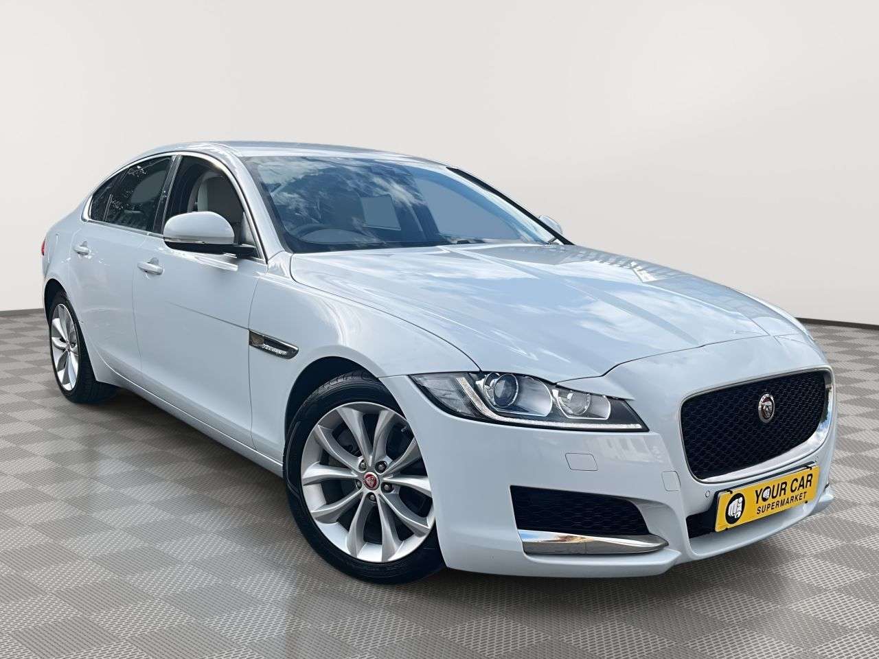 A 2017 JAGUAR XF 2.0i Prestige Saloon 4dr Petrol Auto Euro 6 (s/s) (200 ps) 11 MONTHS MOT A 2017 JAGUAR XF 2.0i Prestige Saloon 4dr Petrol Auto Euro 6 (s/s) (200 ps) 11 MONTHS MOT