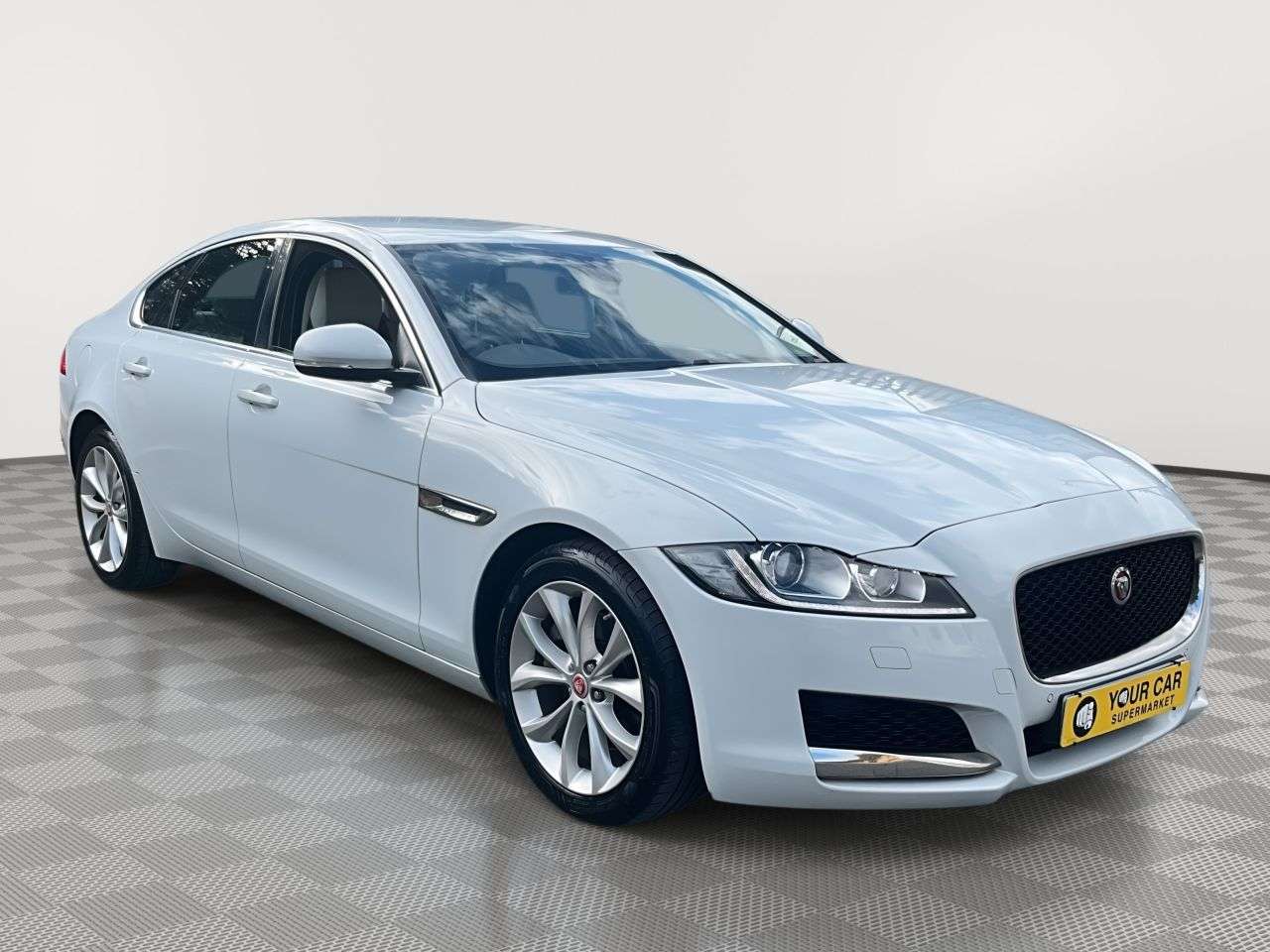 A 2017 JAGUAR XF 2.0i Prestige Saloon 4dr Petrol Auto Euro 6 (s/s) (200 ps) 11 MONTHS MOT A 2017 JAGUAR XF 2.0i Prestige Saloon 4dr Petrol Auto Euro 6 (s/s) (200 ps) 11 MONTHS MOT