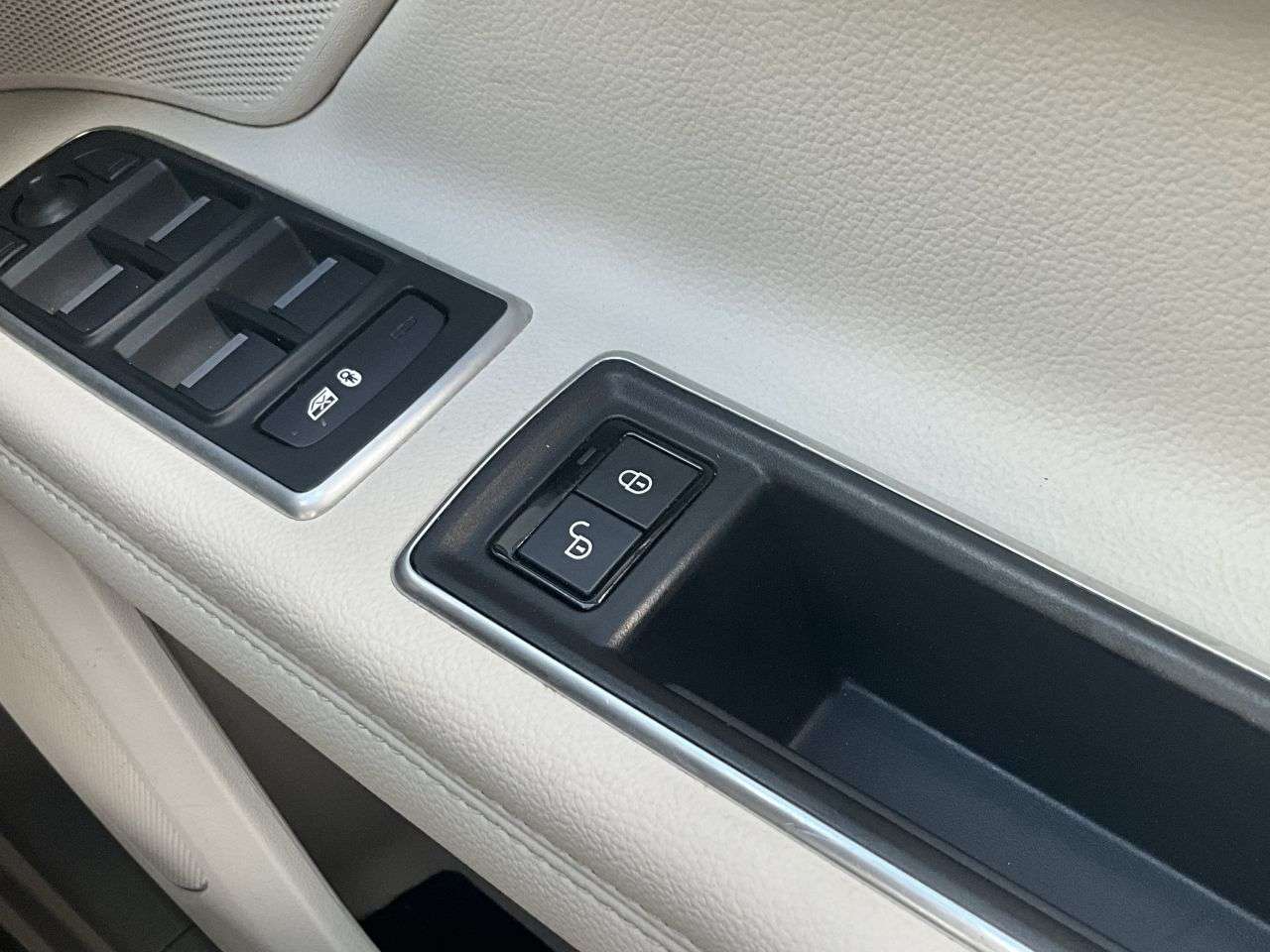 2017 JAGUAR XF 2017 JAGUAR XF