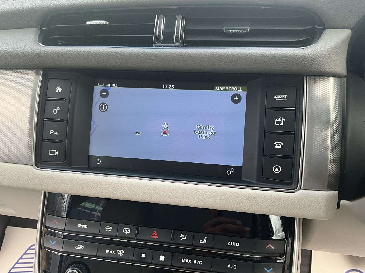 2017 JAGUAR XF 2017 JAGUAR XF