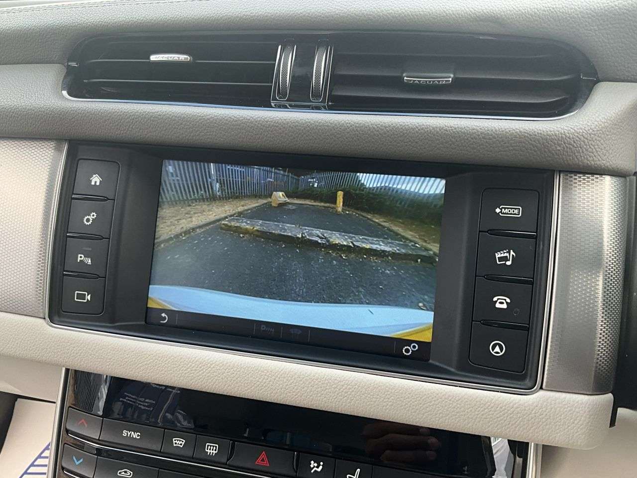 2017 JAGUAR XF 2017 JAGUAR XF