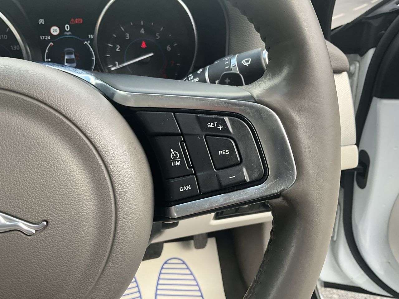 2017 JAGUAR XF 2017 JAGUAR XF