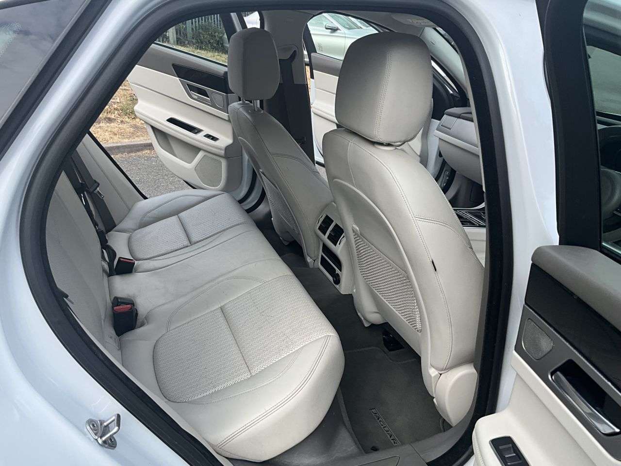 2017 JAGUAR XF 2017 JAGUAR XF