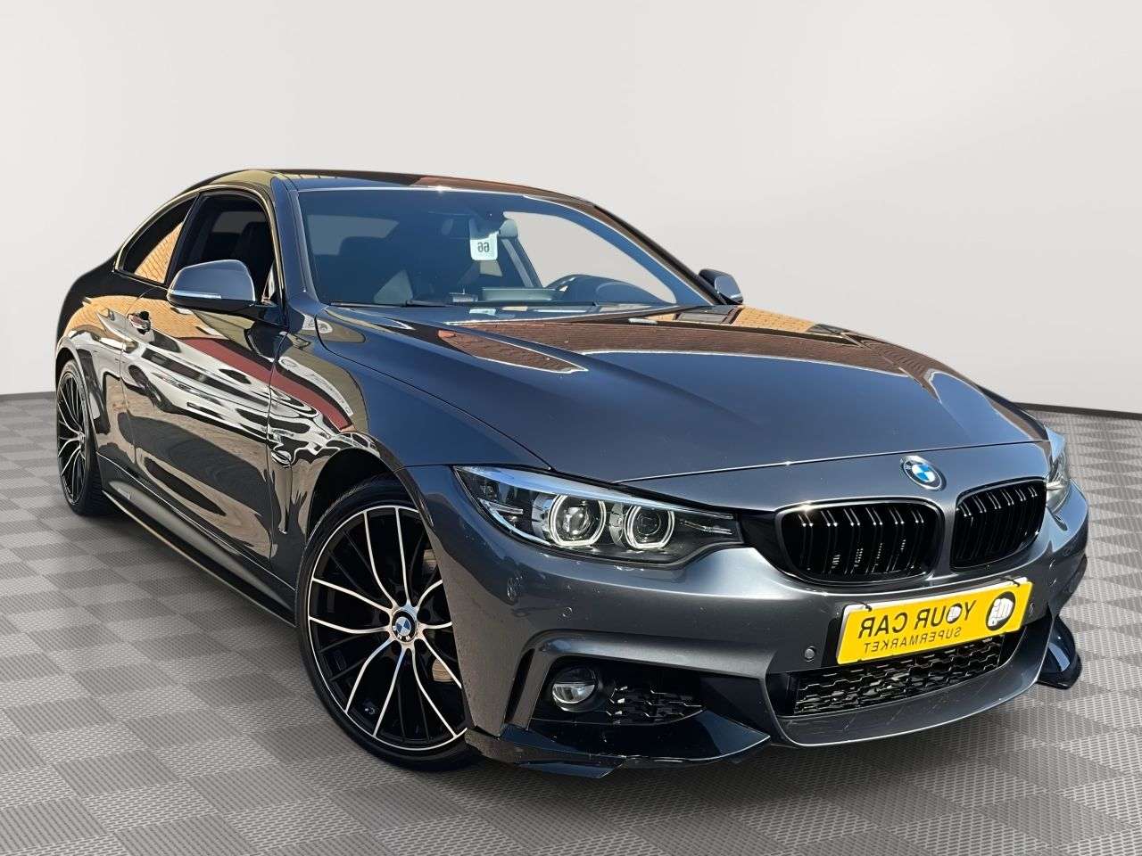 A 2017 BMW 4 SERIES 2.0 420i M Sport Coupe 2dr Petrol Auto Euro 6 (s/s) (184 ps) 2 KEYS / SERVI A 2017 BMW 4 SERIES 2.0 420i M Sport Coupe 2dr Petrol Auto Euro 6 (s/s) (184 ps) 2 KEYS / SERVI