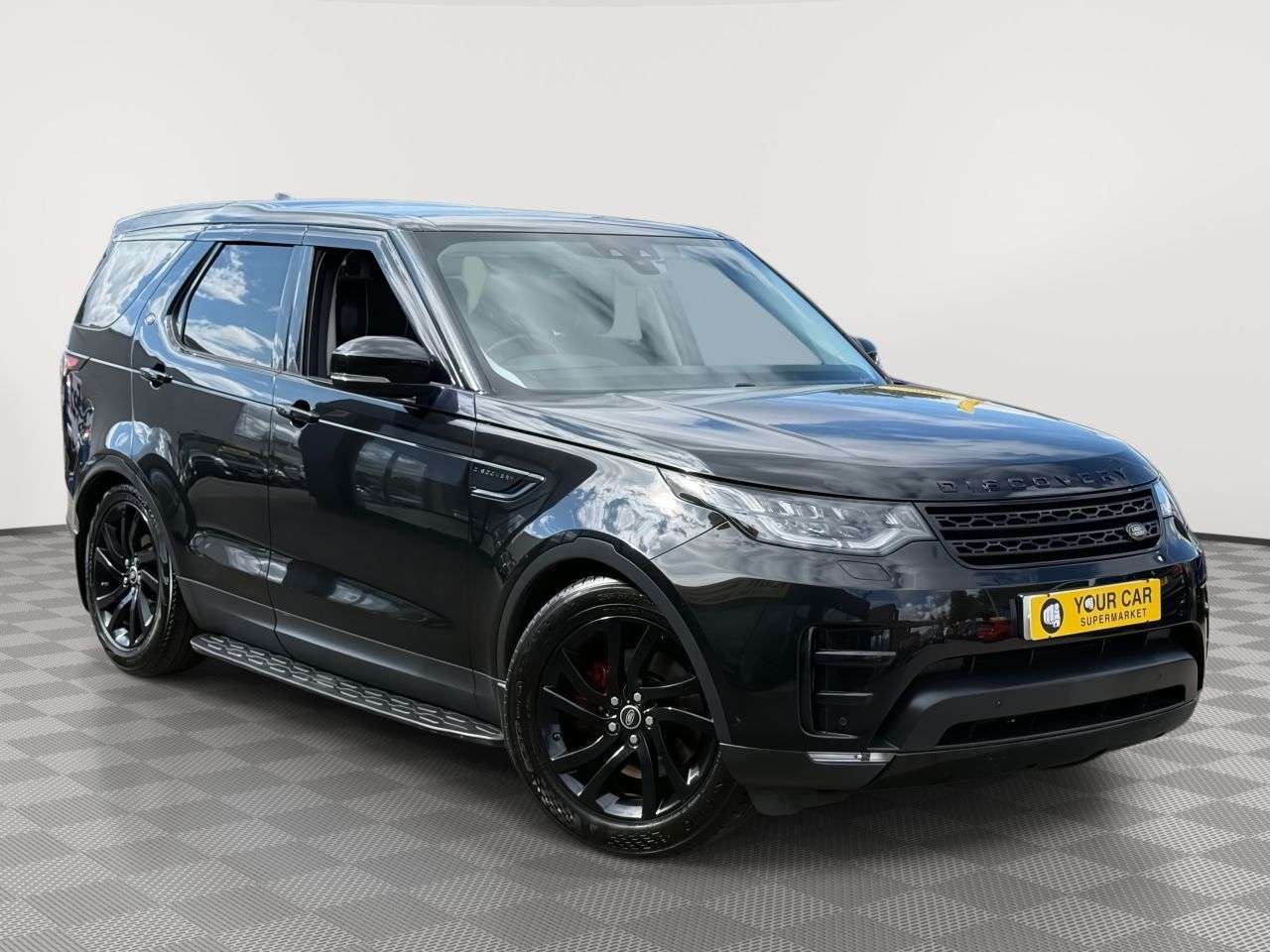 A 2017 LAND ROVER DISCOVERY 2.0 SD4 HSE SUV 5dr Diesel Auto 4WD Euro 6 (s/s) (240 ps) SAT NAV / SERVICE A 2017 LAND ROVER DISCOVERY 2.0 SD4 HSE SUV 5dr Diesel Auto 4WD Euro 6 (s/s) (240 ps) SAT NAV / SERVICE