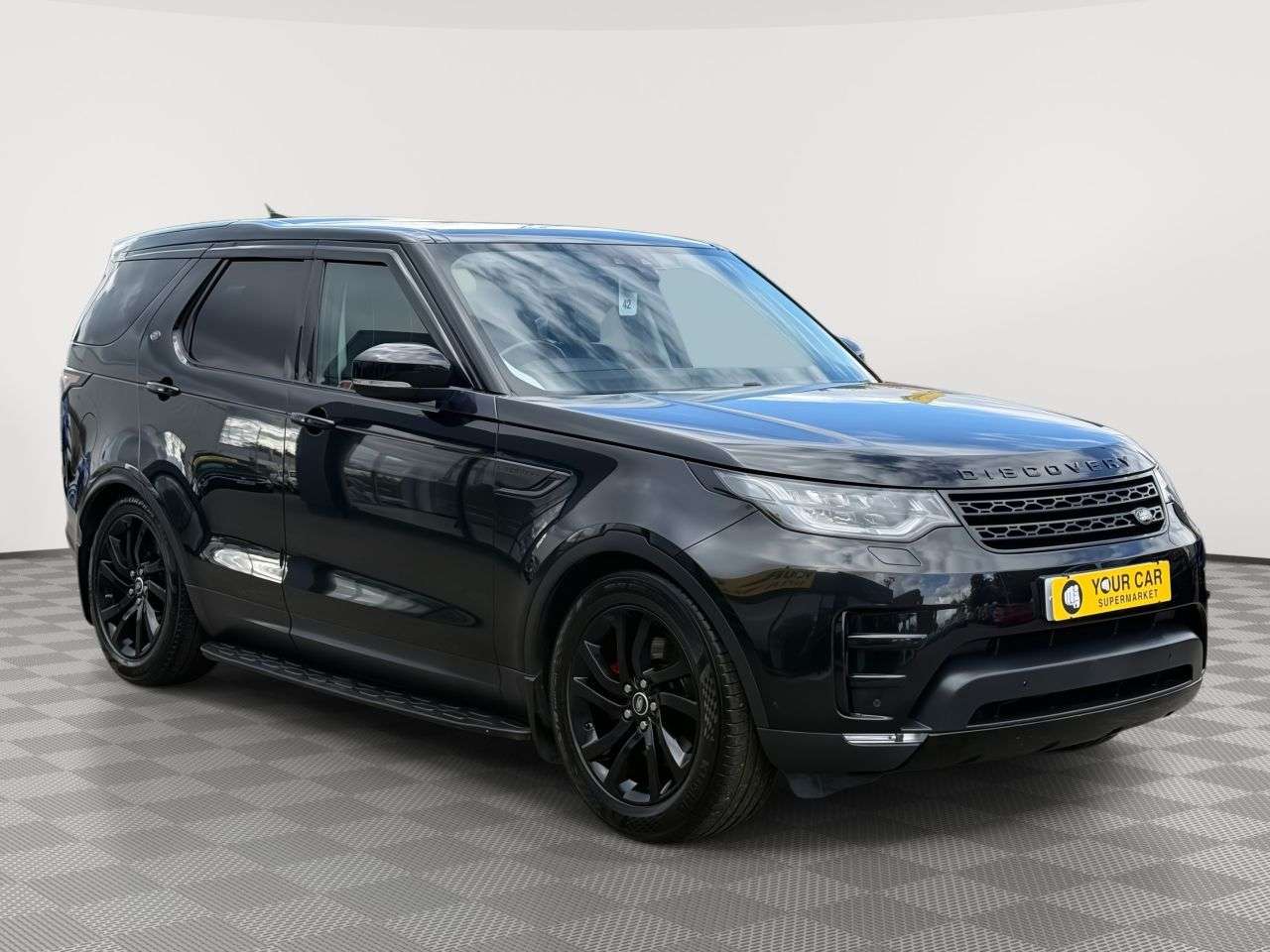 A 2017 LAND ROVER DISCOVERY 2.0 SD4 HSE SUV 5dr Diesel Auto 4WD Euro 6 (s/s) (240 ps) SAT NAV / SERVICE A 2017 LAND ROVER DISCOVERY 2.0 SD4 HSE SUV 5dr Diesel Auto 4WD Euro 6 (s/s) (240 ps) SAT NAV / SERVICE