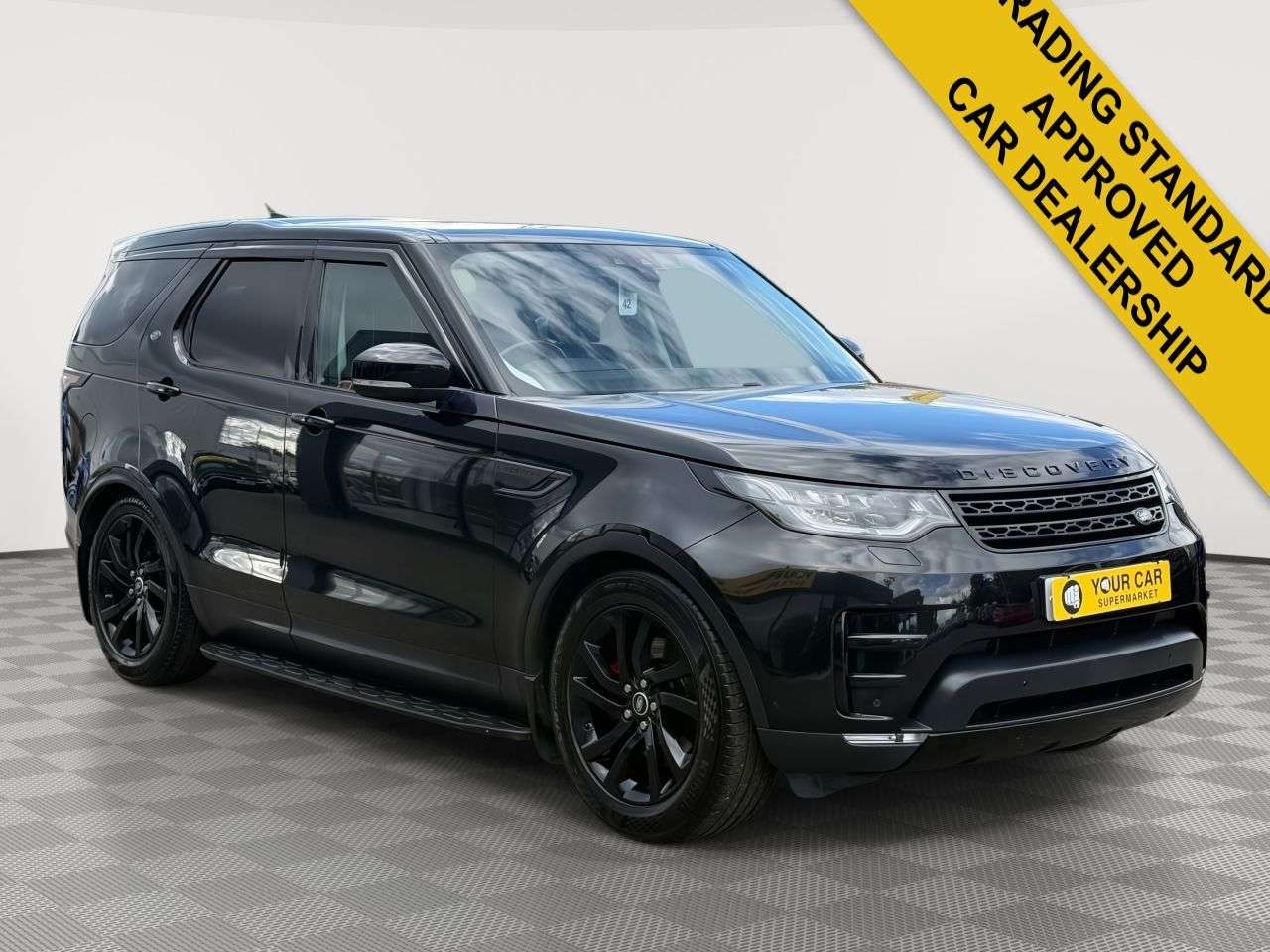 A 2017 LAND ROVER DISCOVERY 2.0 SD4 HSE SUV 5dr Diesel Auto 4WD Euro 6 (s/s) (240 ps) SAT NAV / SERVICE A 2017 LAND ROVER DISCOVERY 2.0 SD4 HSE SUV 5dr Diesel Auto 4WD Euro 6 (s/s) (240 ps) SAT NAV / SERVICE