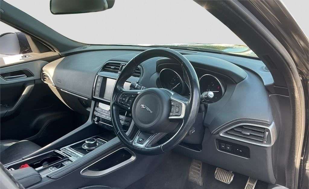 2017 JAGUAR F-PACE 2017 JAGUAR F-PACE