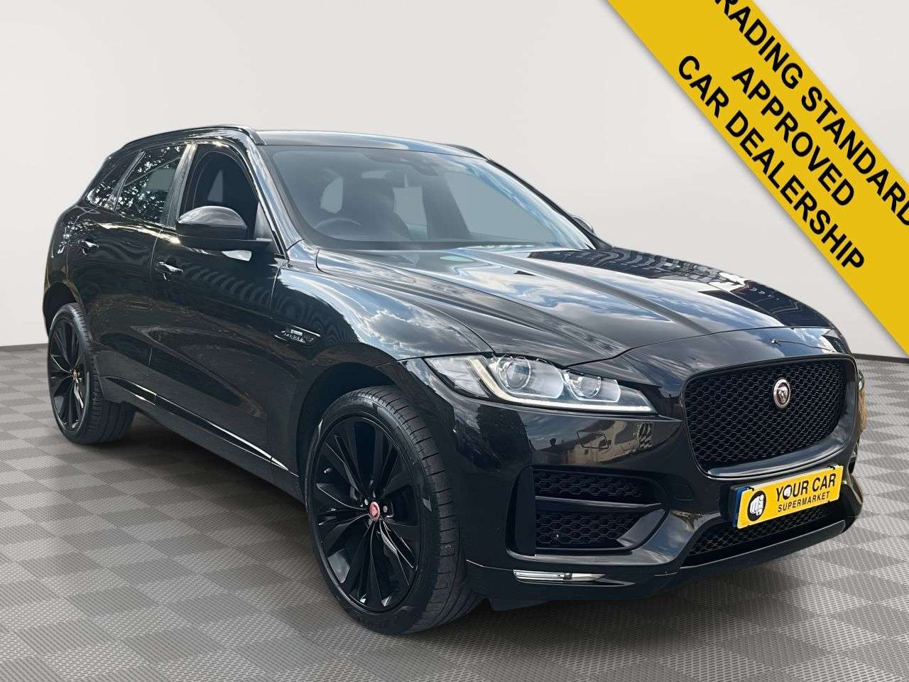 A 2017 JAGUAR F-PACE 2.0 D180 R-Sport SUV 5dr Diesel Auto AWD Euro 6 (s/s) (180 ps) 2 OWNERS / S A 2017 JAGUAR F-PACE 2.0 D180 R-Sport SUV 5dr Diesel Auto AWD Euro 6 (s/s) (180 ps) 2 OWNERS / S
