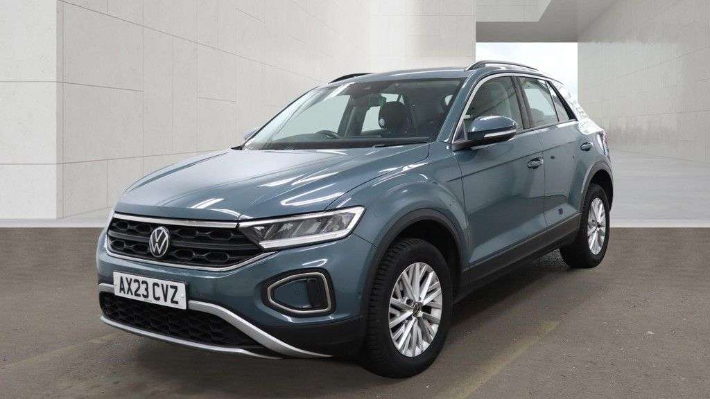 A 2023 VOLKSWAGEN T-ROC 1.5 TSI Life SUV 5dr Petrol DSG Euro 6 (s/s) (150 ps) 1 OWNER / SAT NAV / L A 2023 VOLKSWAGEN T-ROC 1.5 TSI Life SUV 5dr Petrol DSG Euro 6 (s/s) (150 ps) 1 OWNER / SAT NAV / L