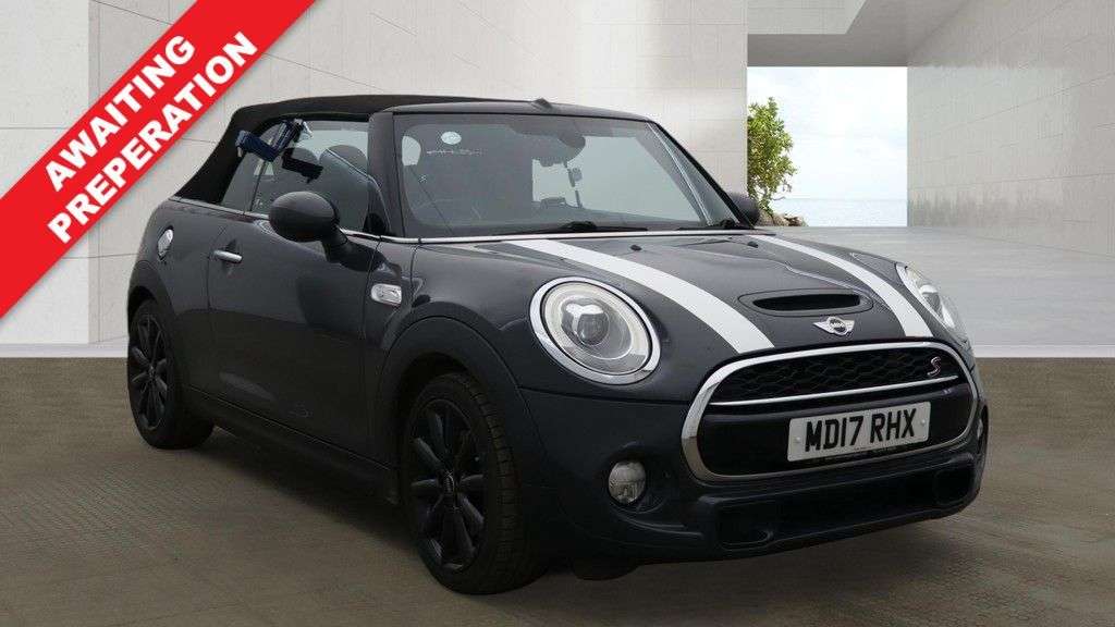 A 2017 MINI CONVERTIBLE 2.0 Cooper S Convertible 2dr Petrol Manual Euro 6 (s/s) (192 ps) 2 KEYS/ LO A 2017 MINI CONVERTIBLE 2.0 Cooper S Convertible 2dr Petrol Manual Euro 6 (s/s) (192 ps) 2 KEYS/ LO